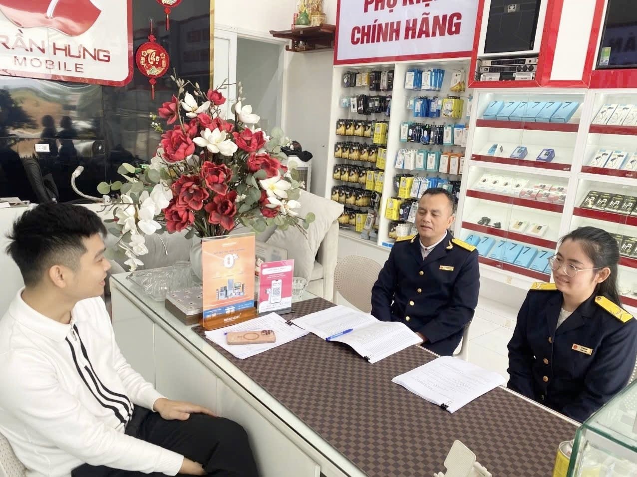 Thuế tỉnh Thanh Hóa tiếp tục tạo điều kiện thuận lợi để hộ kinh doanh chuyển sang kê khai