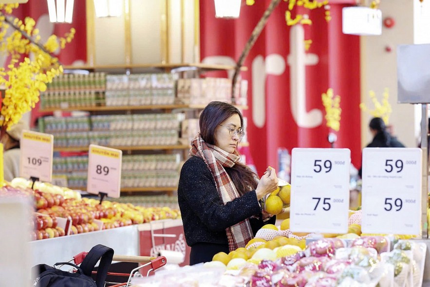 Cận Tết Nguyên đán Bính Ngọ 2026: Hàng hóa dồi dào, giá cả ổn định