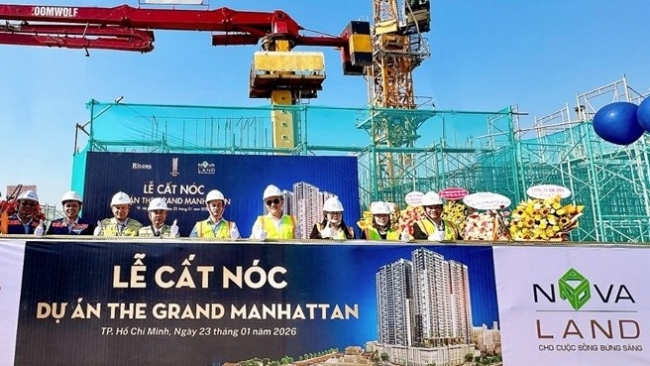 Novaland chính thức cất nóc tháp cuối trong dự án The Grand Manhattan