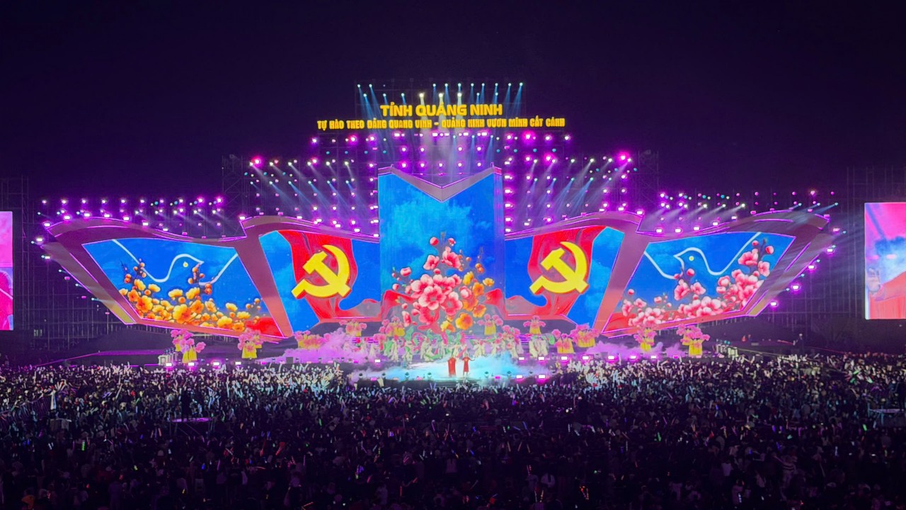 Hơn 50.000 người tham gia chương trình nghệ thuật chào mừng thành công Đại hội đại biểu toàn quốc lần thứ XIV tại Quảng Ninh