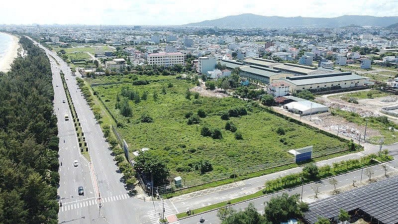 Miền Trung tập trung bình ổn giá đất