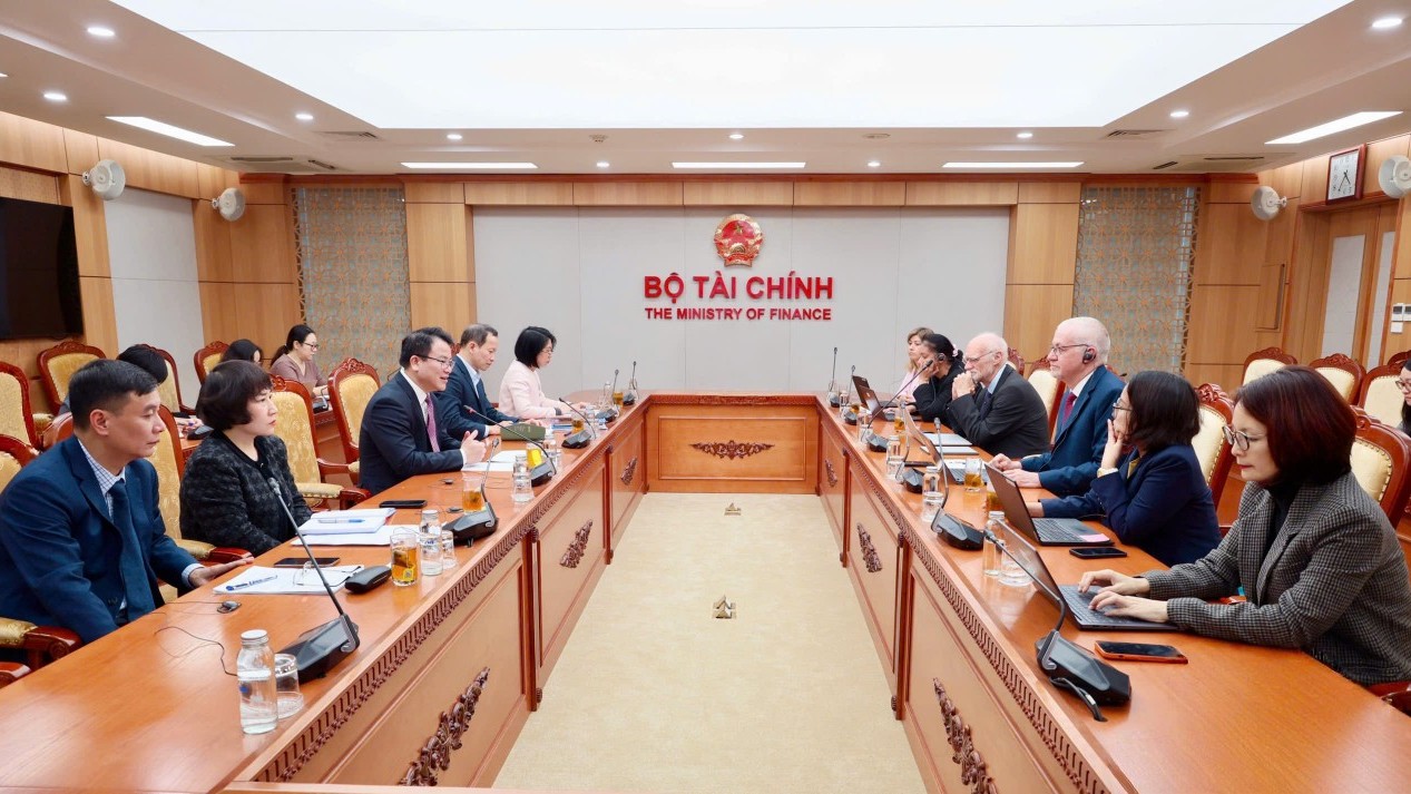 wb va imf ho tro viet nam nang cao nang luc quan ly no cong va kiem soat rui ro