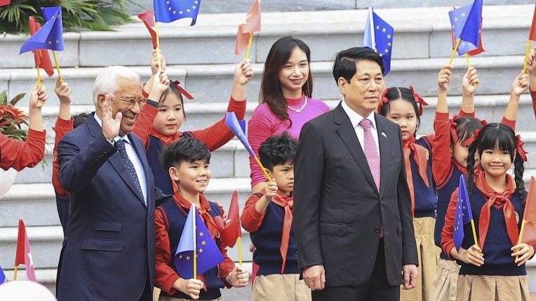 toan canh le don chu tich hoi dong chau au tham chinh thuc viet nam