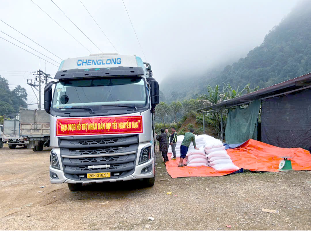 Hoàn thành xuất cấp hơn 810 tấn gạo hỗ trợ nhân dân tỉnh Cao Bằng dịp Tết Nguyên đán 2026