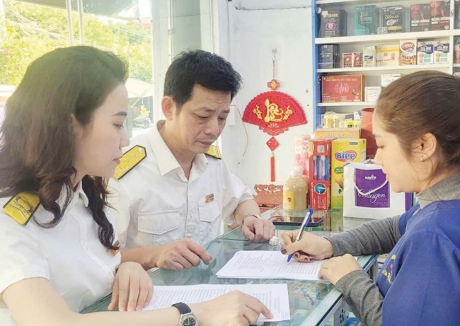 Miễn lệ phí môn bài - chính sách “khoan thư sức dân”