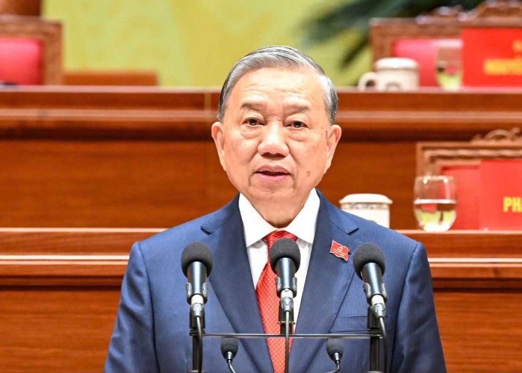 VỮNG BƯỚC DƯỚI CỜ ĐẢNG