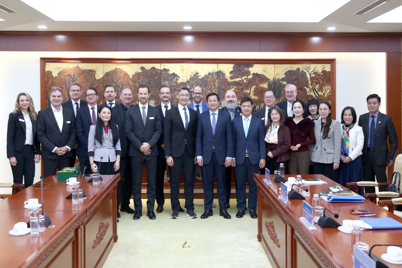 Bộ Tài chính sẵn sàng hỗ trợ doanh nghiệp Thụy Sĩ - Châu Âu đầu tư, kinh doanh tại Việt Nam