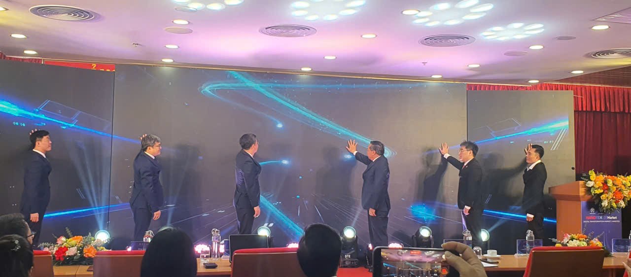 Hà Nội ra mắt Sàn giao dịch công nghệ và Chợ chuyển đổi số