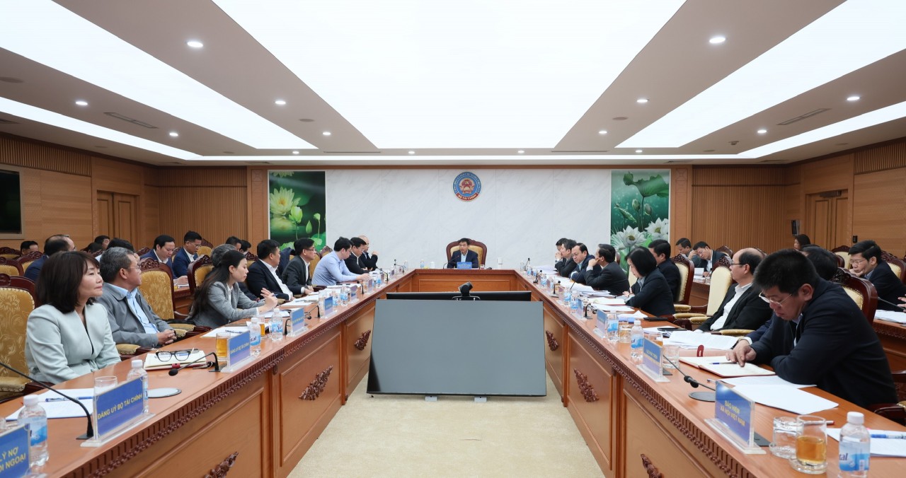 Tháng đầu năm: Thu ngân sách tăng hơn 20%, phân bổ 947,4 nghìn tỷ đồng vốn đầu tư công