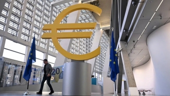 BoE và ECB giữ nguyên lãi suất, để ngỏ chính sách trong tương lai