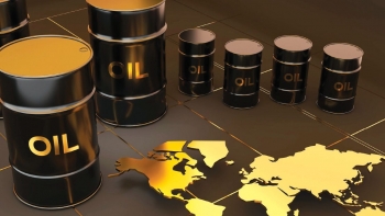 Ngày 6/2: Giá dầu thế giới đảo chiều giảm mạnh gần 3%