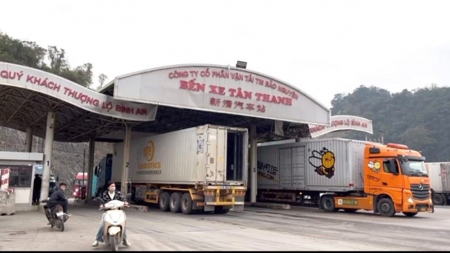 Siết tiền kiểm an toàn thực phẩm: Doanh nghiệp “kẹt” cửa khẩu, nguy cơ ách tắc trở lại