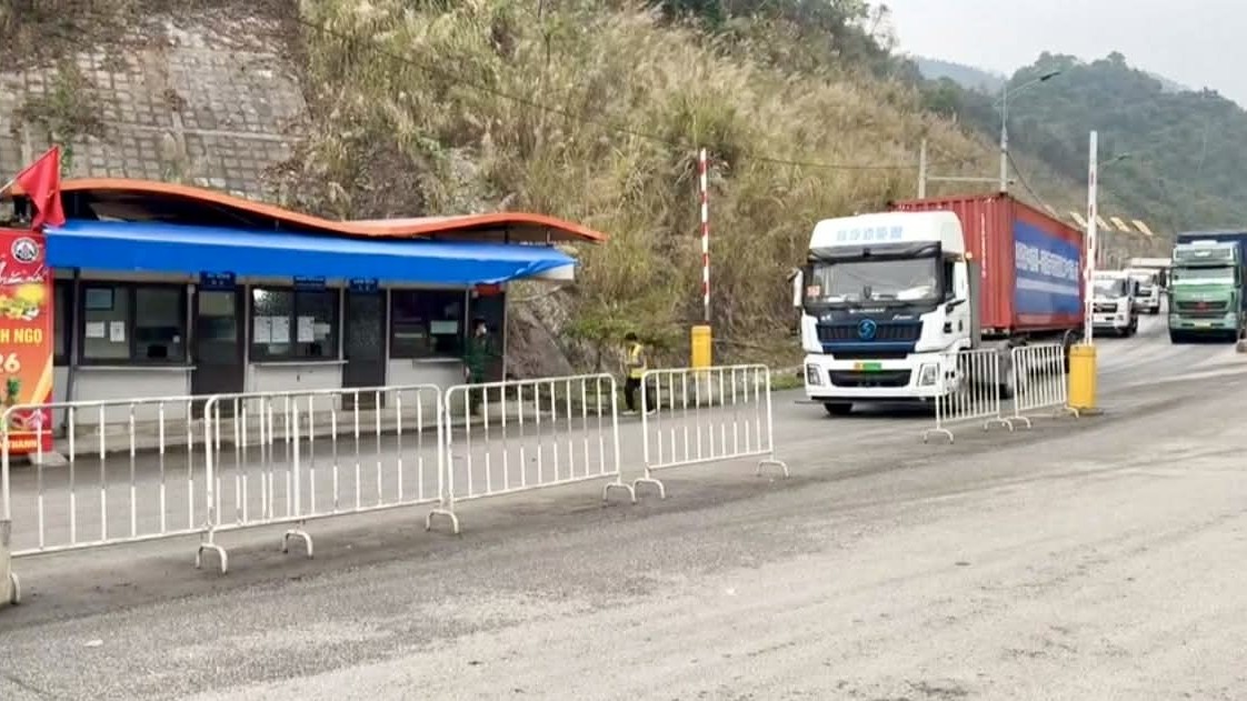 Trung Quốc tạm dừng thông quan hàng hóa tại các cửa khẩu Lạng Sơn từ 15-23/2