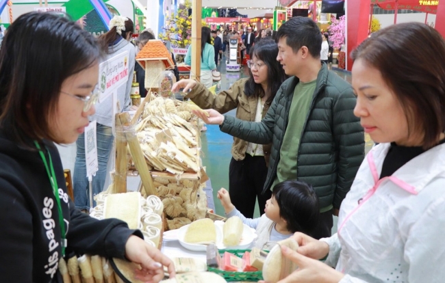 nguoi dan no nuc sam tet tai hoi cho mua xuan 2026