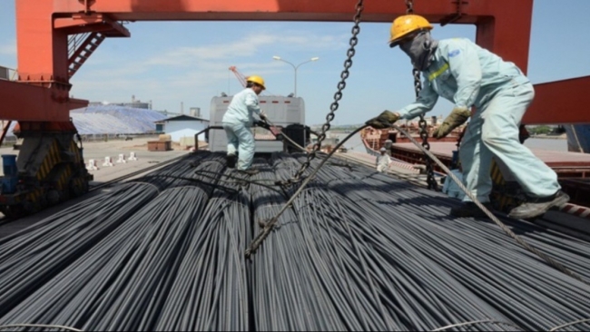 Ngày 11/2: Giá thép tiếp đà lao dốc, quặng sắt biến động trái chiều