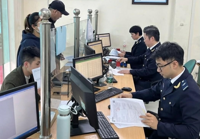 Hải quan hỏa tốc chỉ đạo toàn ngành bảo đảm thông quan, chống buôn lậu dịp Tết Bính Ngọ 2026