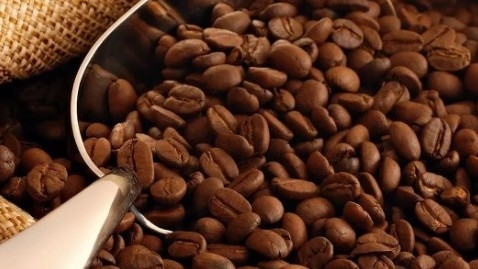 Ngày 19/2: Giá cà phê thế giới lao dốc mạnh, hồ tiêu neo ở mức cao