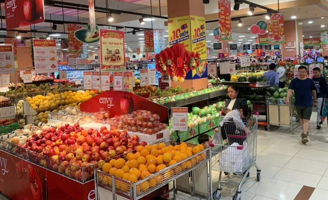 Thị trường mùng 3 Tết Bính Ngọ 2026 ổn định, nguồn cung hàng hóa dồi dào