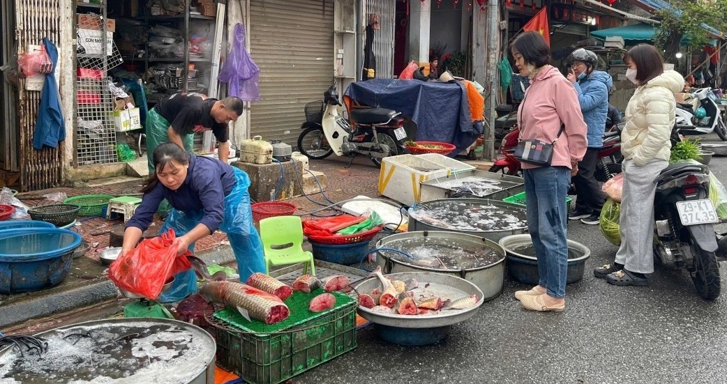 Thị trường ngày mùng 4 Tết Bính Ngọ 2026: Cung ứng thông suốt, giá cả được kiểm soát