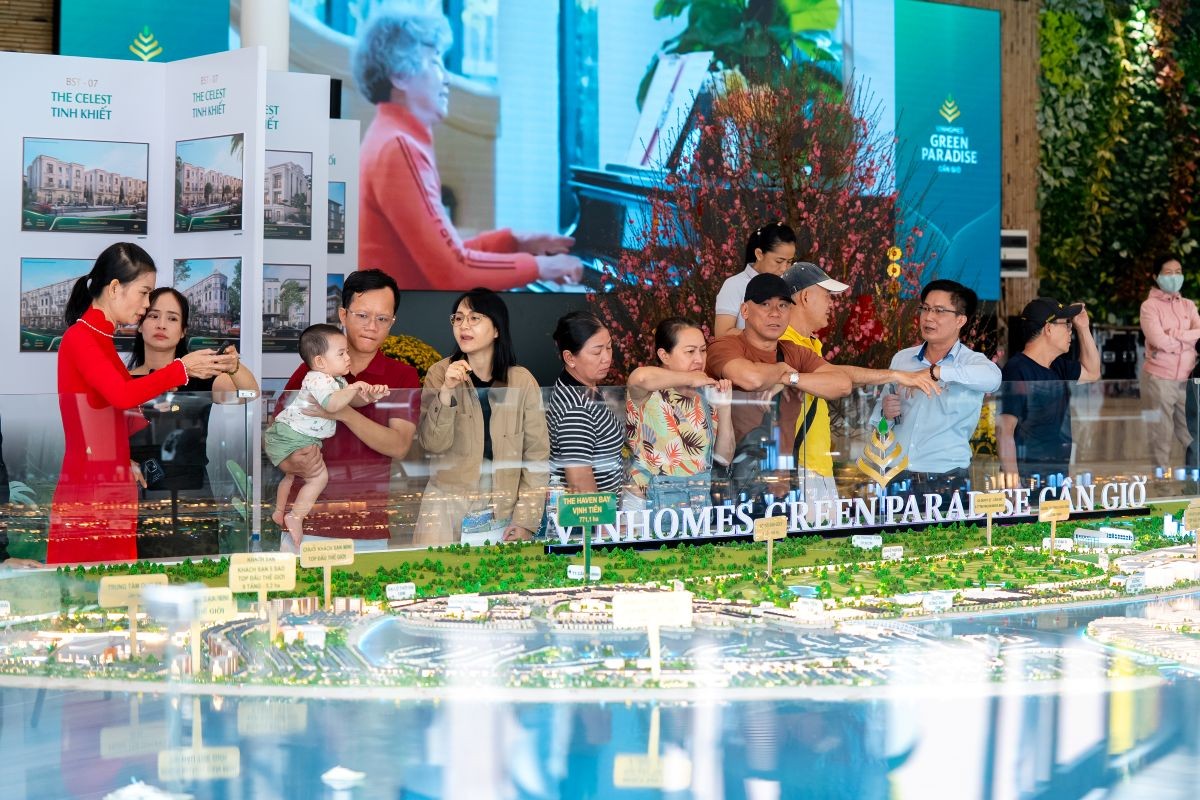 Đón Tết kiểu mới: Du xuân kết hợp xem đất, Cần Giờ tấp nập giao dịch đầu năm