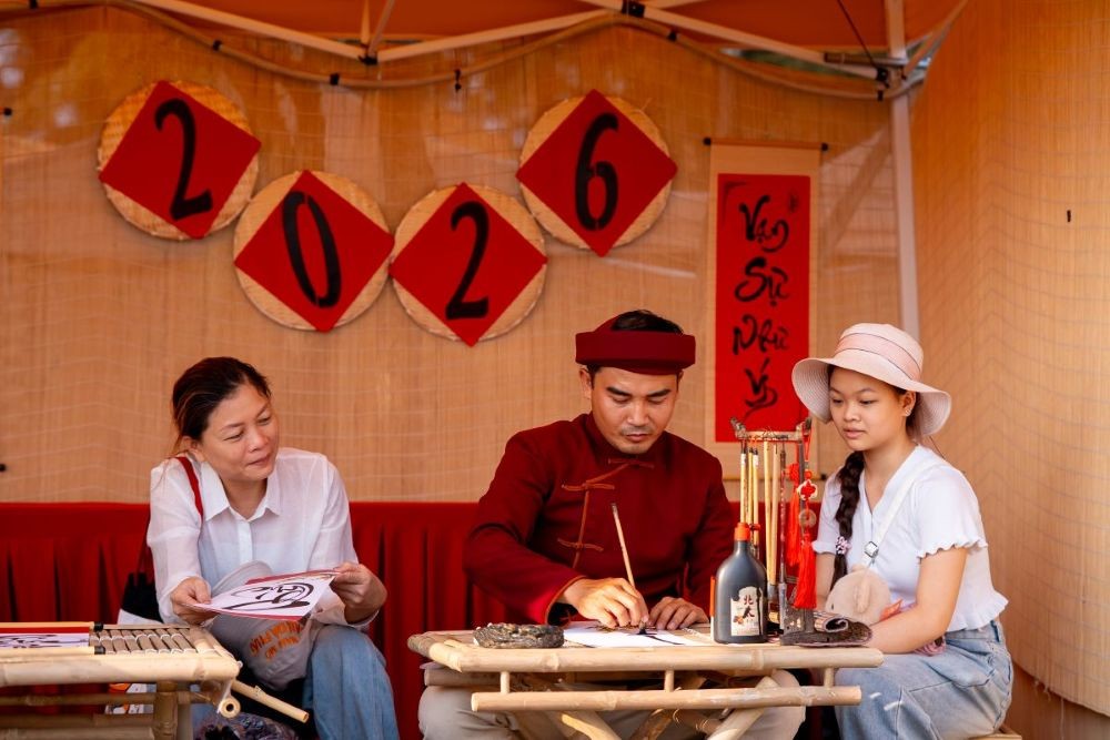 Đón Tết kiểu mới: Du xuân kết hợp xem đất, Cần Giờ tấp nập giao dịch đầu năm