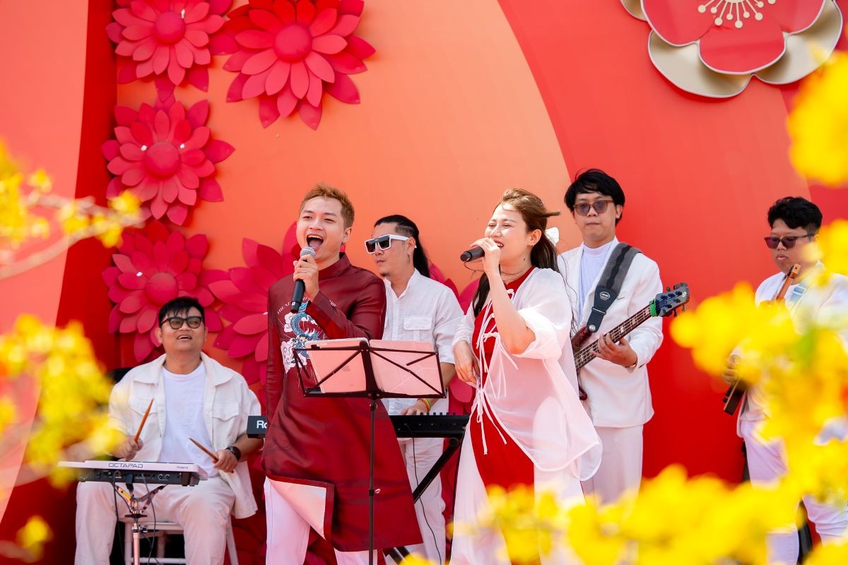 Đón Tết kiểu mới: Du xuân kết hợp xem đất, Cần Giờ tấp nập giao dịch đầu năm