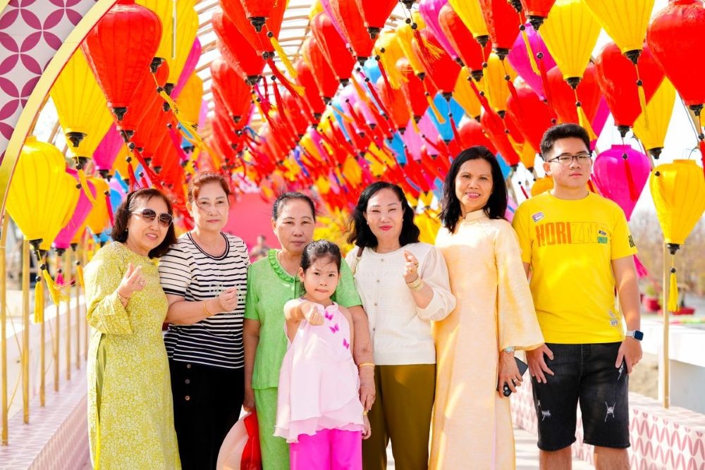 Đón Tết kiểu mới: Du xuân kết hợp xem đất, Cần Giờ tấp nập giao dịch đầu năm