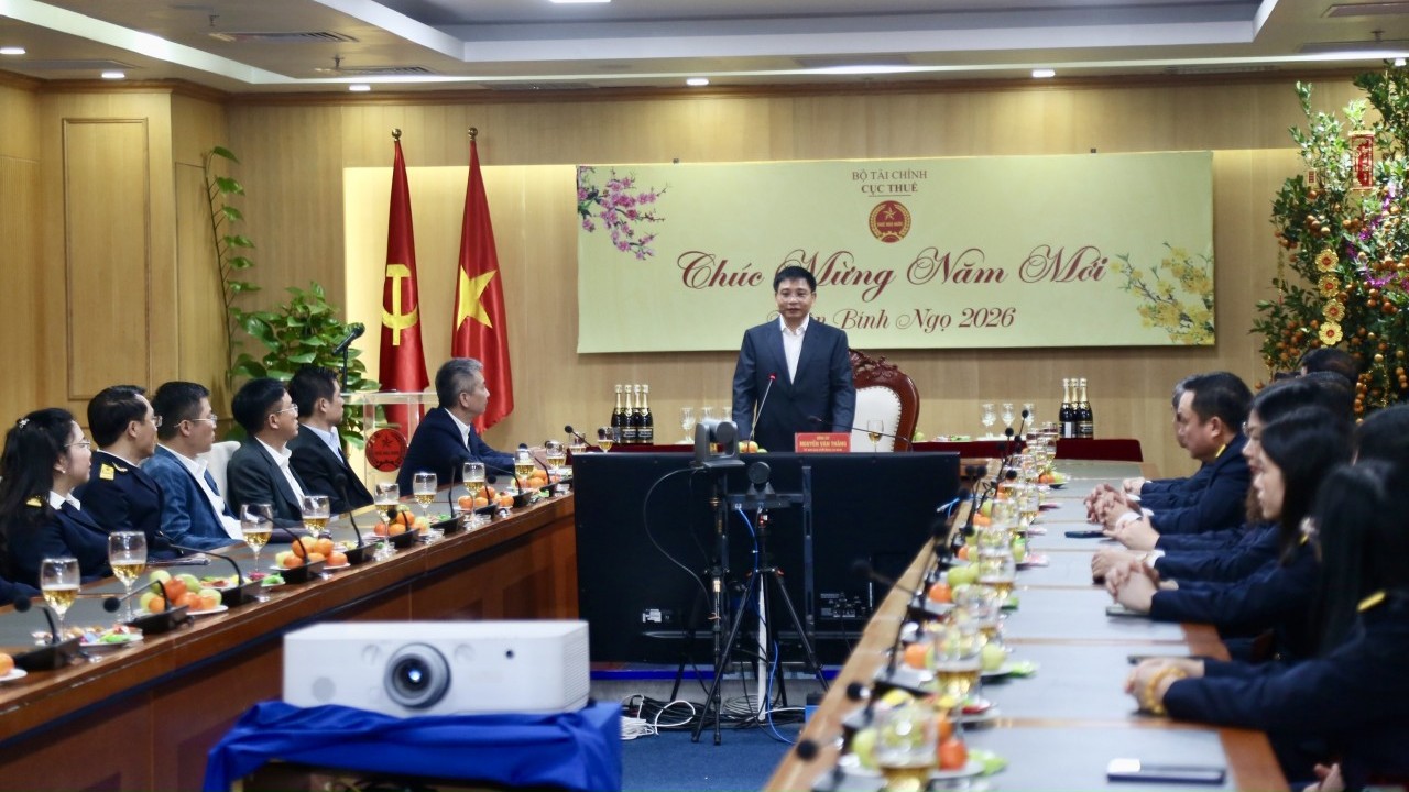 nguon thu nganh thue thuc hien gop phan quan trong vao phat trien dat nuoc