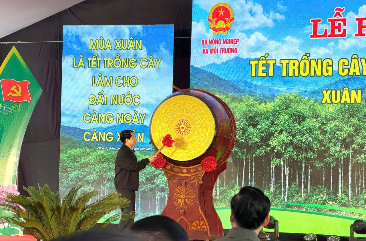 Chủ tịch nước Lương Cường phát động "Tết trồng cây đời đời nhớ ơn Bác Hồ” Xuân Bính Ngọ năm 2026