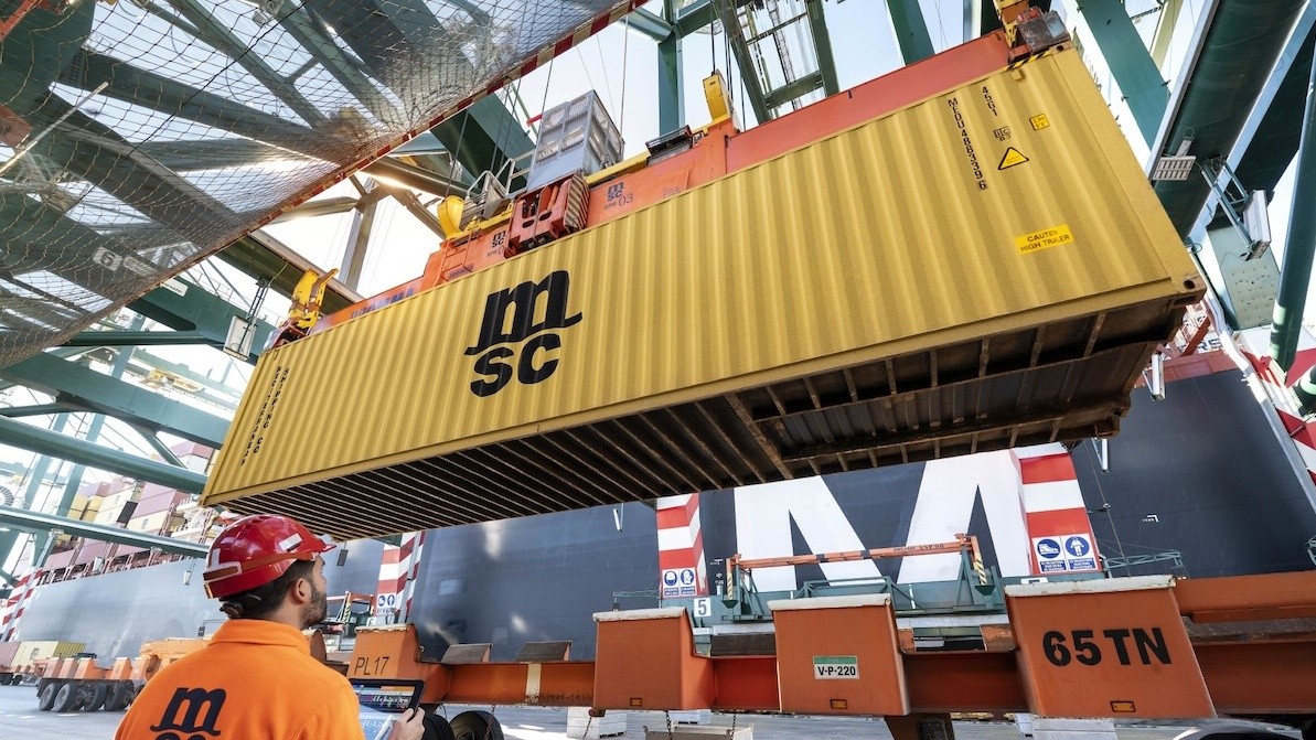 Xung đột tại Trung Đông: Doanh nghiệp Việt chịu áp lực chi phí và nguy cơ đứt gãy chuỗi cung ứng Xung đột tại Trung Đông: Doanh nghiệp Việt chịu áp lực chi phí và nguy cơ đứt gãy chuỗi cung ứng