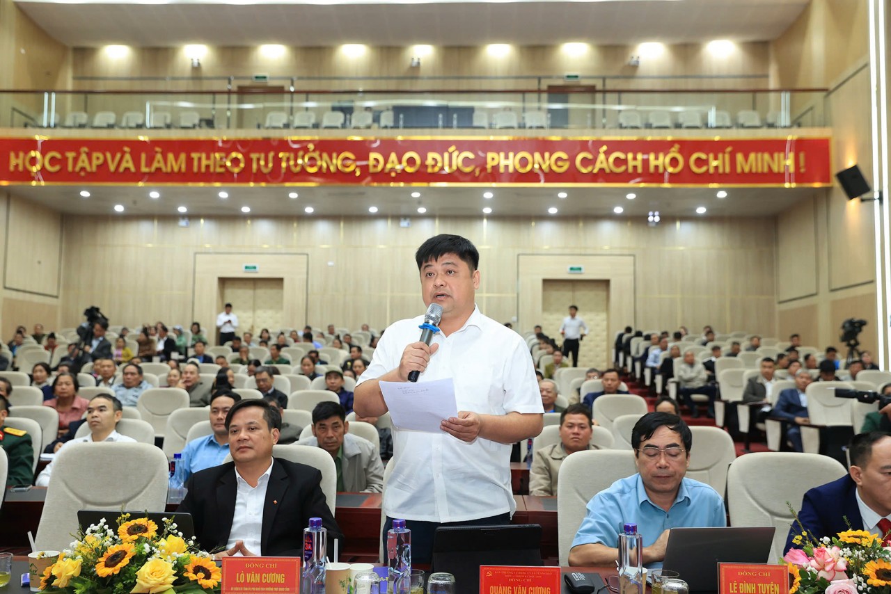 Bộ trưởng Nguyễn Văn Thắng và các ứng viên Đại biểu Quốc hội khóa XVI tiếp xúc cử tri tại xã Tuần Giáo, tỉnh Điện Biên