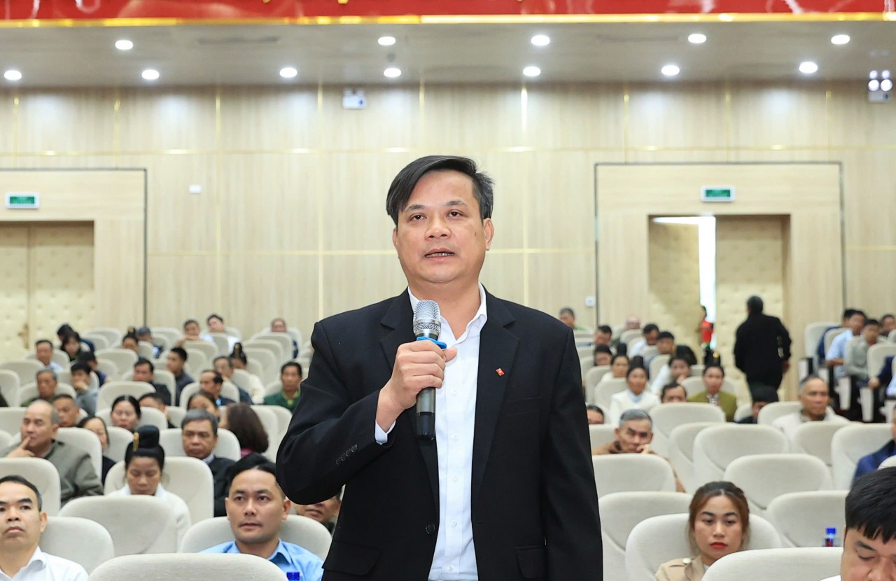 Bộ trưởng Nguyễn Văn Thắng và các ứng viên Đại biểu Quốc hội khóa XVI tiếp xúc cử tri tại xã Tuần Giáo, tỉnh Điện Biên