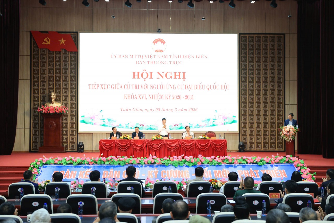 Bộ trưởng Nguyễn Văn Thắng và các ứng viên Đại biểu Quốc hội khóa XVI tiếp xúc cử tri tại xã Tuần Giáo, tỉnh Điện Biên