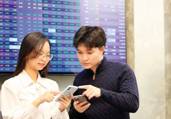 nang hang thi truong chung khoan thap sang trien vong dong von ngoai