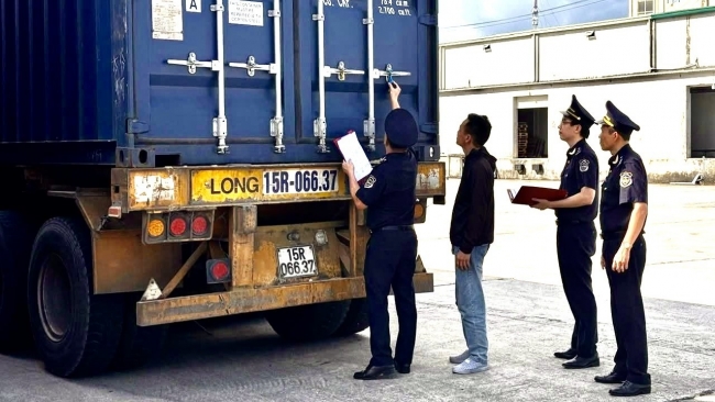 hai quan phat hien 3635 vu buon lau gian lan thuong mai trong 2 thang cao diem