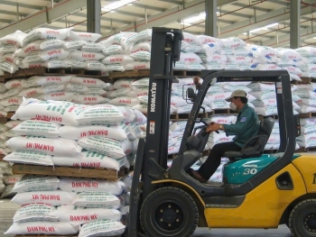 Lợi thế tồn kho giá thấp giữa biến động Trung Đông