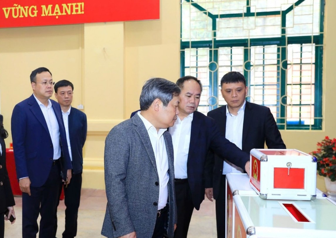 Chủ tịch UBND TP. Hà Nội kiểm tra công tác chuẩn bị bầu cử