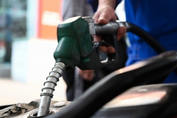 Từ 22 giờ 00 phút ngày 12/3, giá xăng dầu được điều chỉnh tăng, giảm đan xen