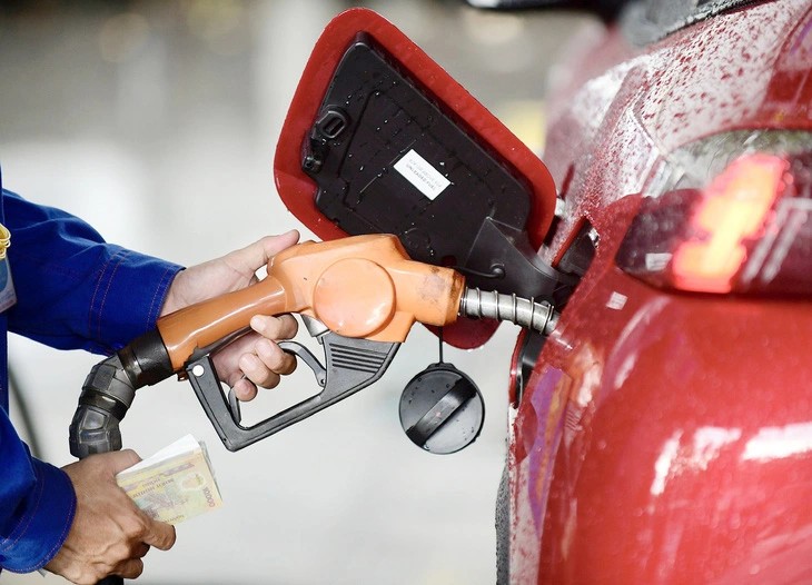 Giữ nguyên giá xăng dầu, chi Quỹ bình ổn đến 5.000 đồng/lít Giữ nguyên giá xăng dầu, chi Quỹ bình ổn đến 5.000 đồng/lít