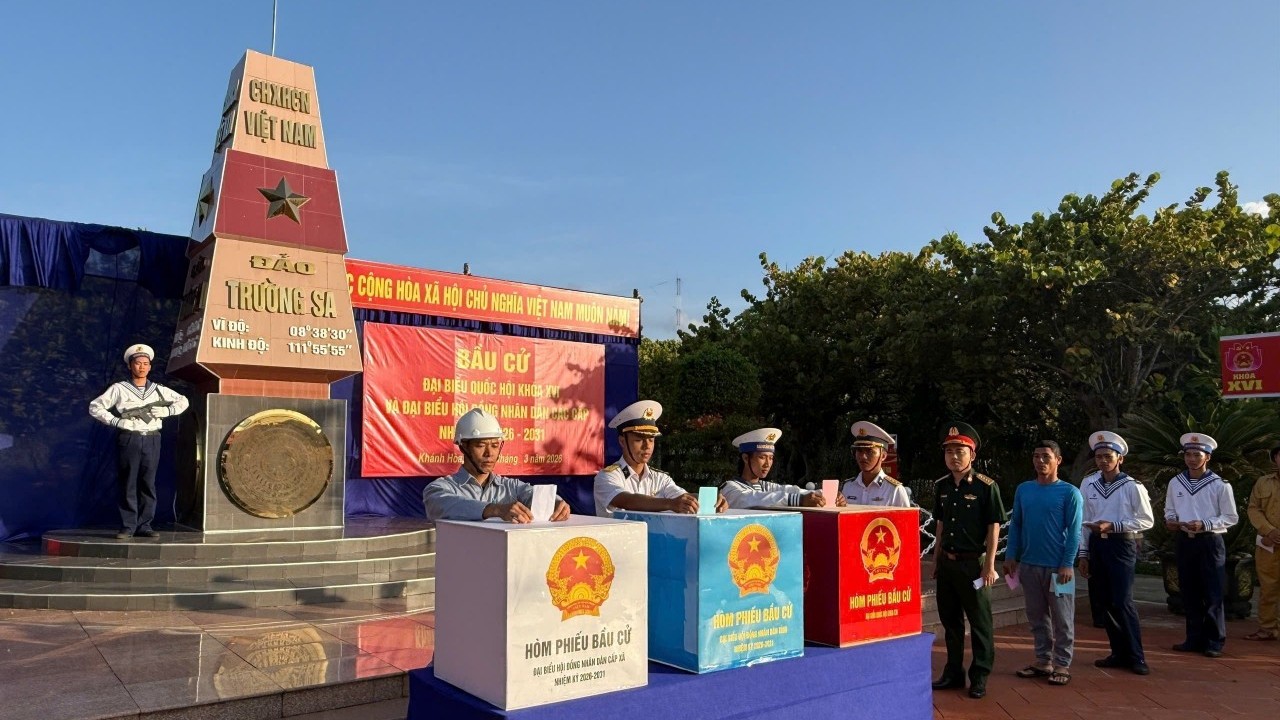 cu tri dac khu truong sa hoa chung ngay hoi bau cu cua ca nuoc