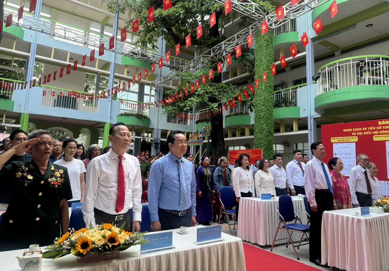 Ngày hội bầu cử tại TP.Hồ Chí Minh: Hơn 13% cử tri đã tham gia bỏ phiếu sau 2 giờ khai mạc