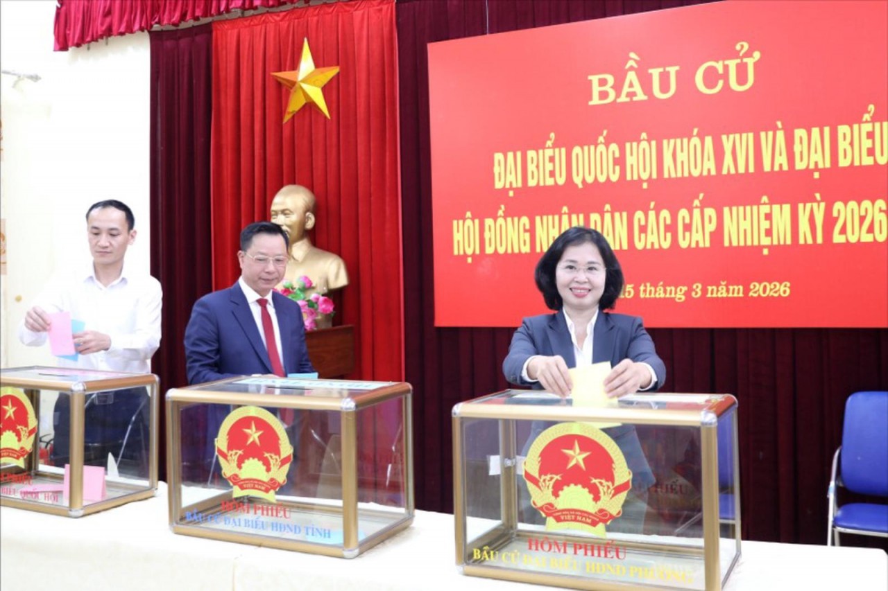 Quảng Ninh rộn ràng ngày bầu cử, cử tri toàn tỉnh nô nức thực hiện quyền công dân