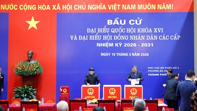 Chùm ảnh: Các đồng chí lãnh đạo Đảng, Nhà nước thực hiện quyền cử tri