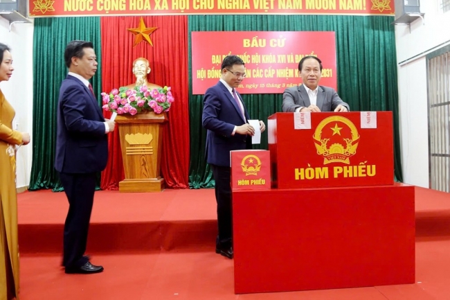 Cử tri TP. Hải Phòng nô nức đi bầu cử, gửi gắm kỳ vọng vào mỗi lá phiếu