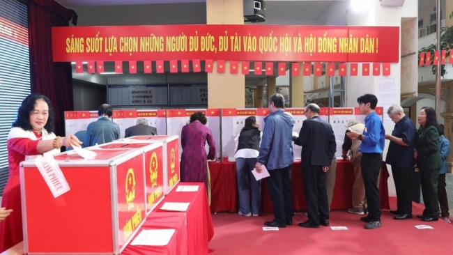 Hơn 71% cử tri cả nước đã bỏ phiếu trước 12 giờ ngày 15/3