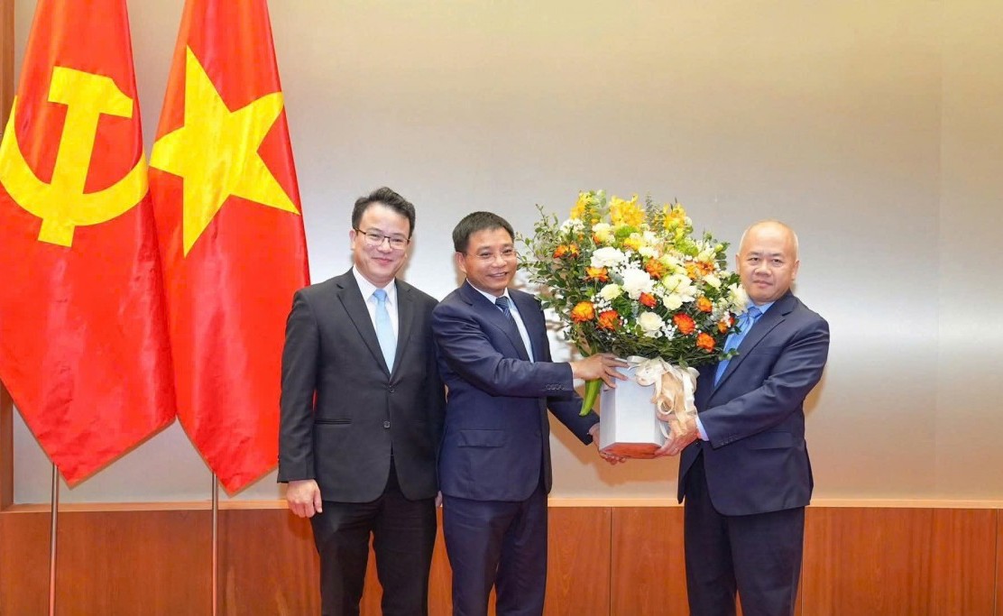 dieu dong chi dinh thu truong bo tai chinh do thanh trung giu chuc pho bi thu thanh uy hai phong