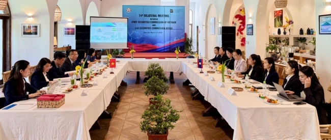 tang cuong hop tac phat trien thi truong von viet nam lao