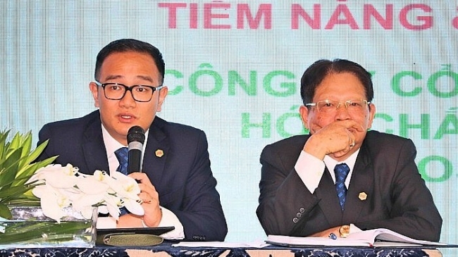 khoi to loat lanh dao tai hoa chat duc giang dgc du ban san hang chuc trieu co phieu