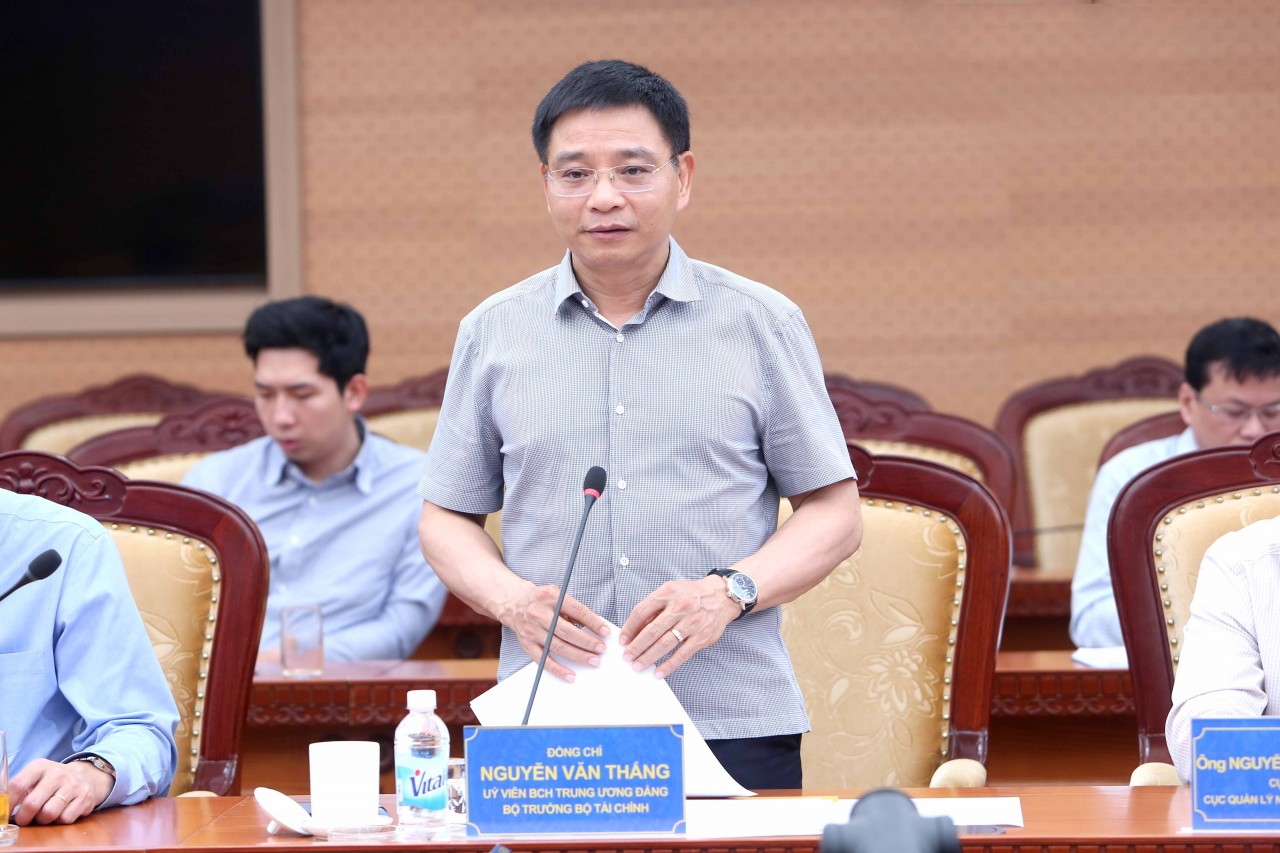 Bộ trưởng Bộ Tài chính Nguyễn Văn Thắng làm việc với Thường trực Tỉnh ủy Điện Biên