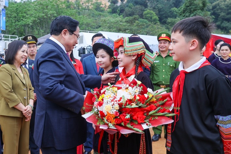 Khởi công đồng loạt 121 trường phổ thông nội trú liên cấp biên giới